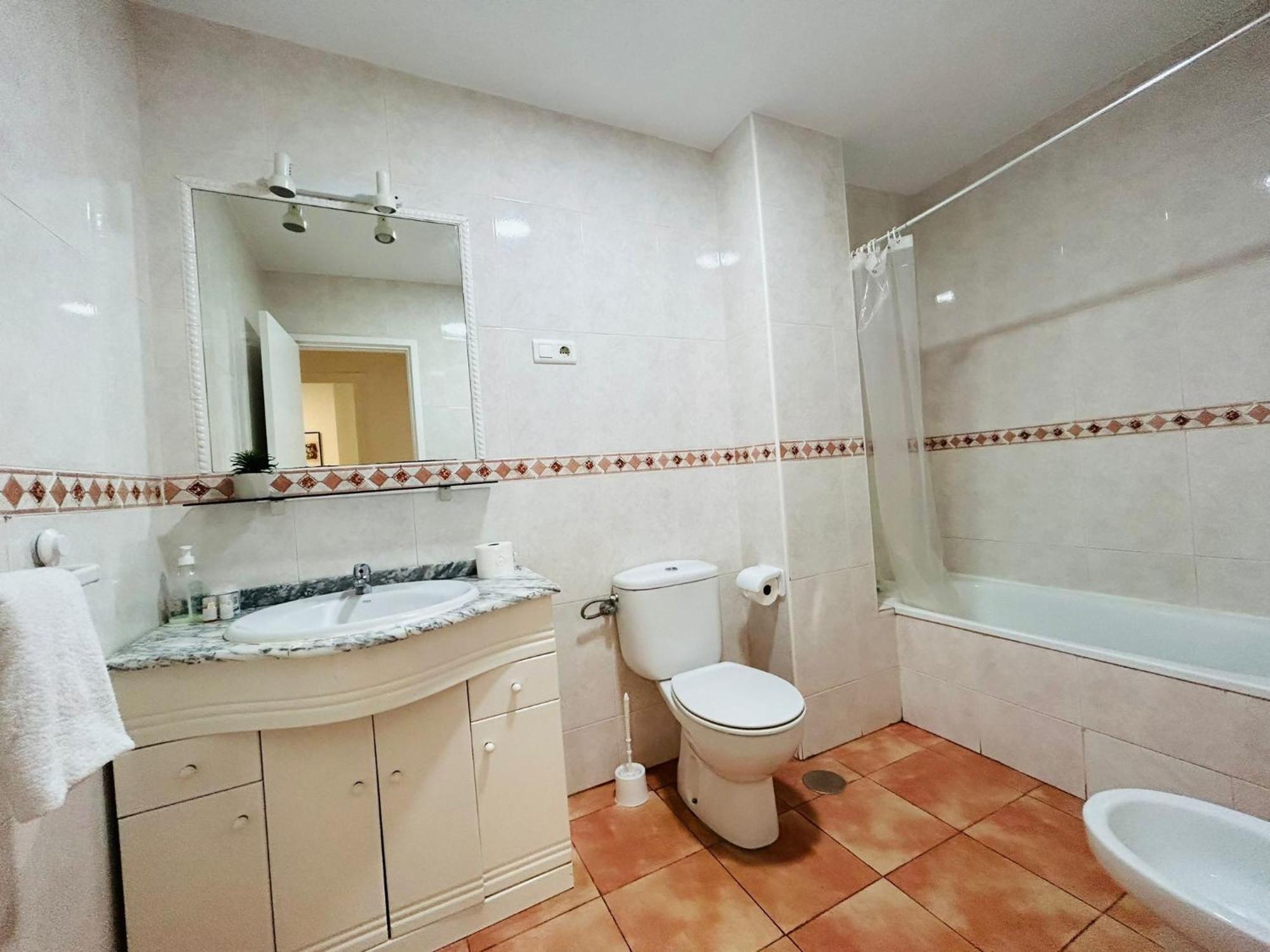 Vialia Piso Centrico Wifi Maria Zambrano Andra Apartment Malaga Exterior photo